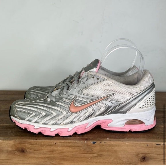 SOLD NIKE silver white and pink air vapor running sneakers us women’s size 8 - Picture 4 of 8
